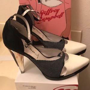 Jeffrey Campbell “Bash-2”.